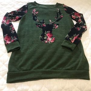 Top Women’s size S olive green sweater NWT